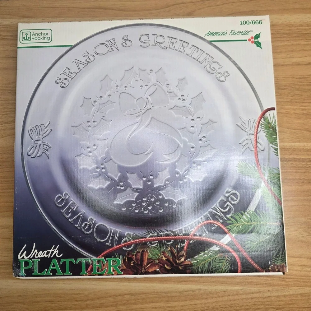 Christmas Anchor Hocking Seasons Greetings Wreath Serving Platter in Box 100/666